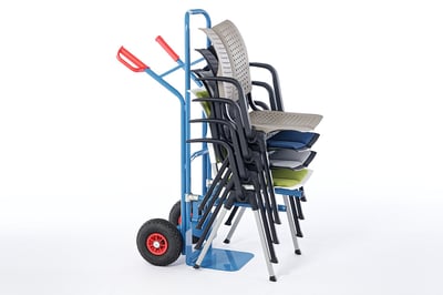 Eine einfachere Transportation ist mit der Stuhltransportkarre möglich
