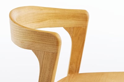 Die gebogene Rückenlehne ist sehr ergonomisch