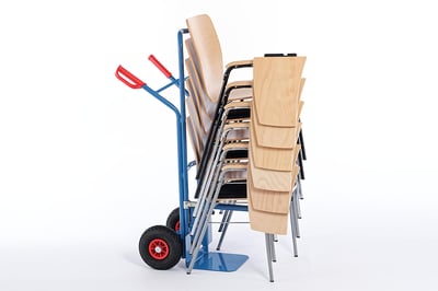 Unsere Schreibtablarstühle Florida ST können mit der Stuhlkarre transportiert werden