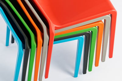 Unser stapelbarer Kunststoffstuhl Garda