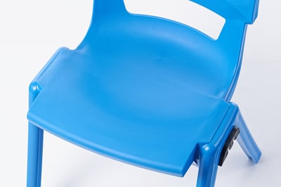 Die Kunststoffsitzfläche ist sehr robust und pflegeleicht