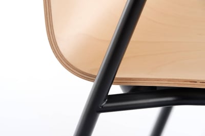 Schönes Design der Buchenschale auf Metallrahmen