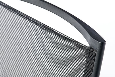 Das Netzgewebe bei dieser Rückenlehne bietet angenehmen Halt