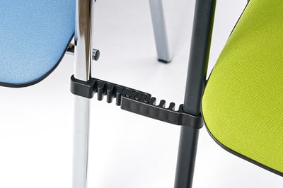 Bei dem verstellbaren Verbinder kann der Abstand individuell zwischen 14 und 20 cm gewählt werden