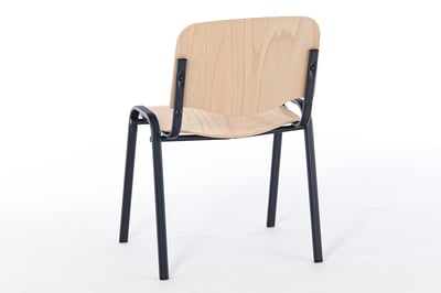 Das Gestell ist stabil mit der Rückenlehne verbunden