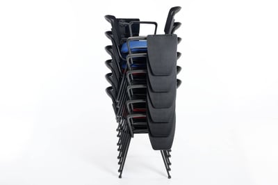 Auch zusammengestellt sind die Iso-Stühle ansprechend