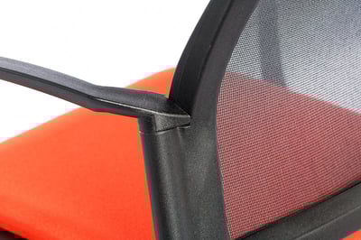 Der Stuhl ist sorgfältig montiert