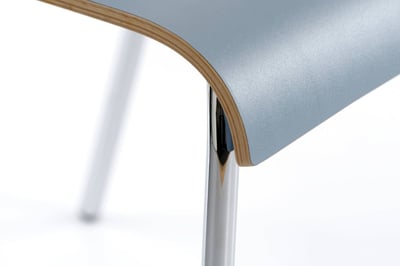 Das Schichtholz ist hochwertig verarbeitet