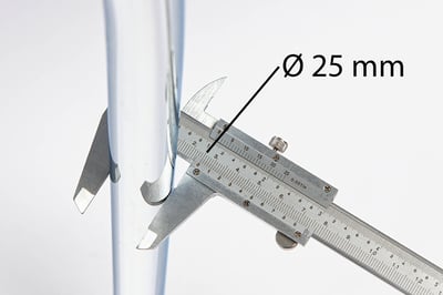 Der Durchmesser des C-Freischwinger Gestell beträgt 25 mm