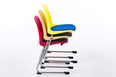 Unsere Freischwingerstühle sind in mehreren Farben erhältlich