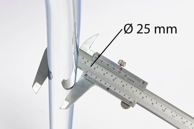 Der Durchmesser des C-Freischwinger Gestell beträgt 25 mm