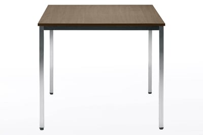 Unser quaratischer Tisch Malta ist sehr stabil