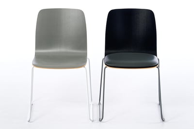 Der Stuhl Manila KU ist mit und ohne Sitzpolster erhältlich