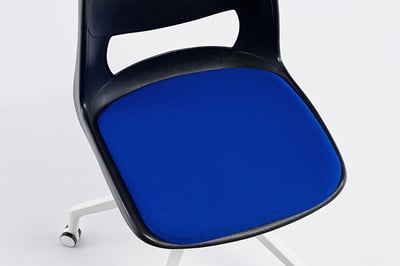 Auf der gepolsterten Sitzfläche sitz man sehr bequem