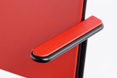 Die Multan AL ST können auch als Armlehnenstuhl ohne Tablar genutzt werden