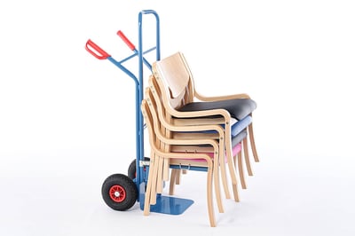Mit der Stuhlkarre ist ein einfacher Transport möglich