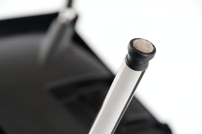 Filzgleiter am Fuss des Gestells vom Stapelstuhlel Paris