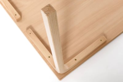 Auch das Gestell ist aus Buchenholz