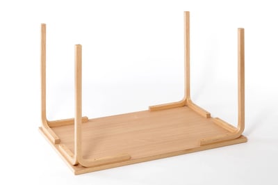 Jedes Tischbein ist für sich allein verschraubt
