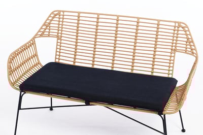 Das Sitzkissen ist in schwarz optional erhältlich