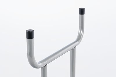 Die Kunststoffstopfen der Tischbeine schützen ihre Böden