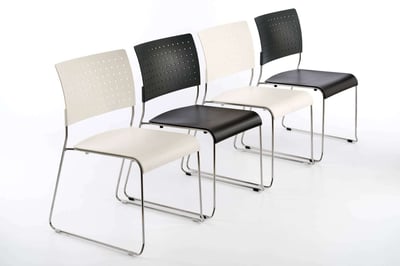 Pflegeleichte Kunststoffstühle eigenen sich auch  für Wartebereiche und  Wartezimmer