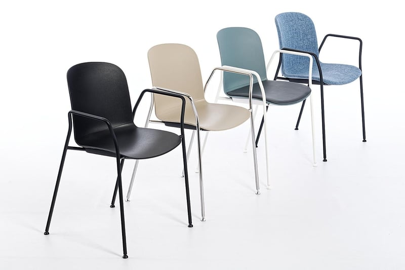 Alle Stühle der Familie Adria lassen sich kombinieren