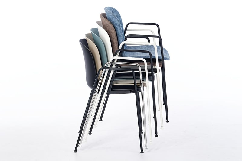 Gestapelt verbraucht der Adrial AL wenig Platz