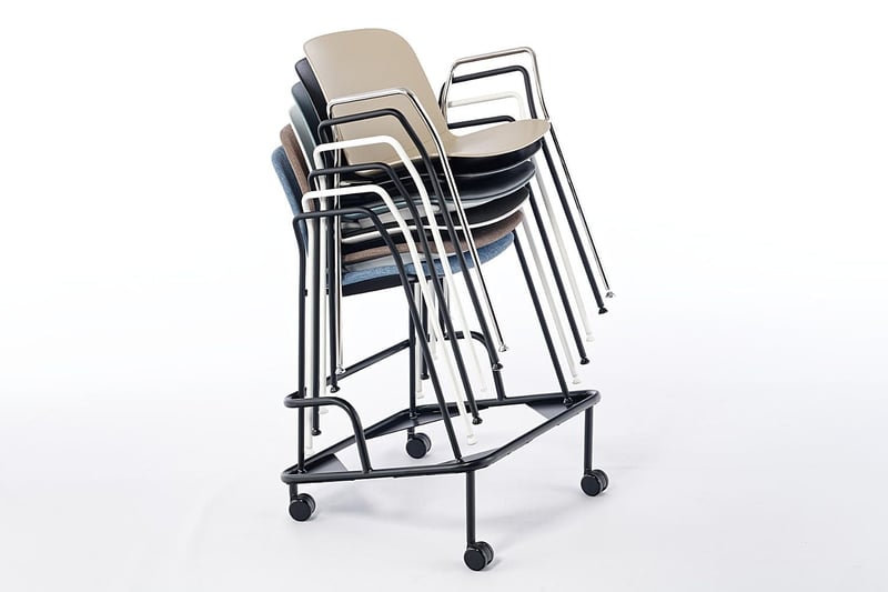 Mit dem Stuhlwagen kann der Adria AL schnell transportiert werden