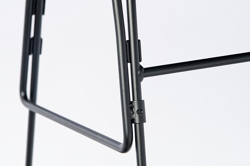 Durchdacht können die Tablare schnell und einfach angehangen werden