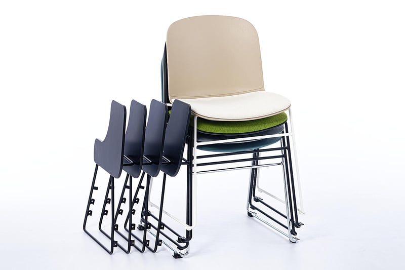 Unsere Adria KU SP ST können mit abgenommenen Schreibtablar gestapelt werden