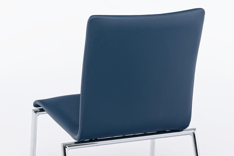 Sitz- und Rückenlehne sind vollgepolstert