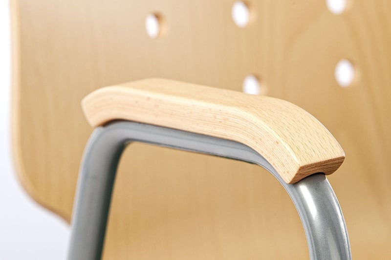 Armlehnen aus Holz für eine bequeme Handauflage