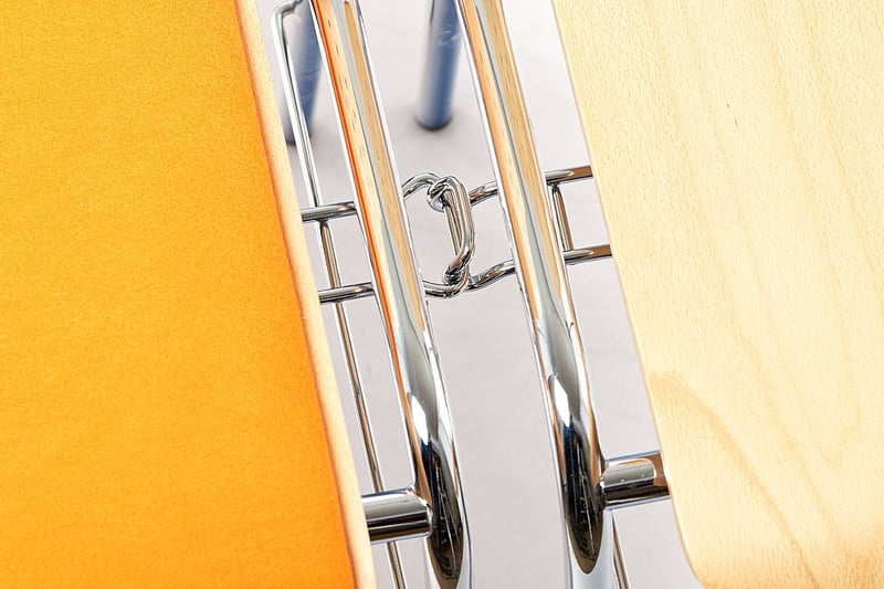 Die ausziehbaren Stuhlverbinder sind bei Bedarf schnell einsatzbereit