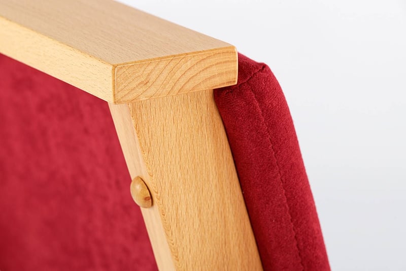 Alle Kanten des Kirchenstuhls Bamberg sind abgerundet