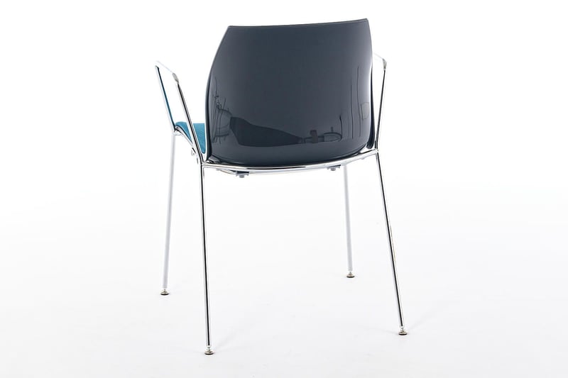 Der Armlehnenstuhl Berlin AL SP von hinten