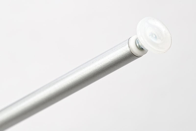 Kunststoffgelenkgleiter an den Stuhlbeinen schützen den Boden