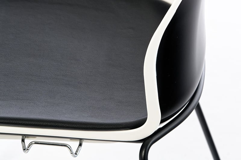 Sitzflächen Rückenlehne und Gestell sind perfekt aufeinander abgestimmt