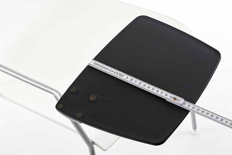 Die Schreibtablare unserer Berlin ST haben eine ausreichende Größe