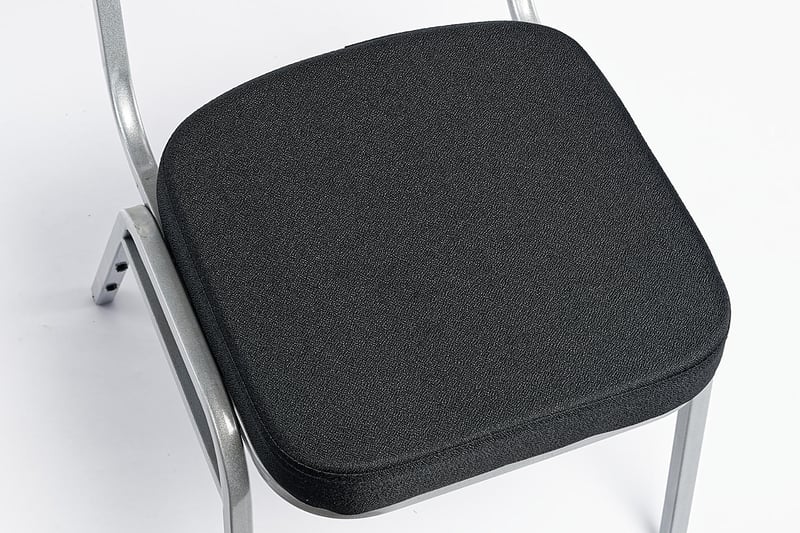 Das bequeme Sitzpolster ist robust