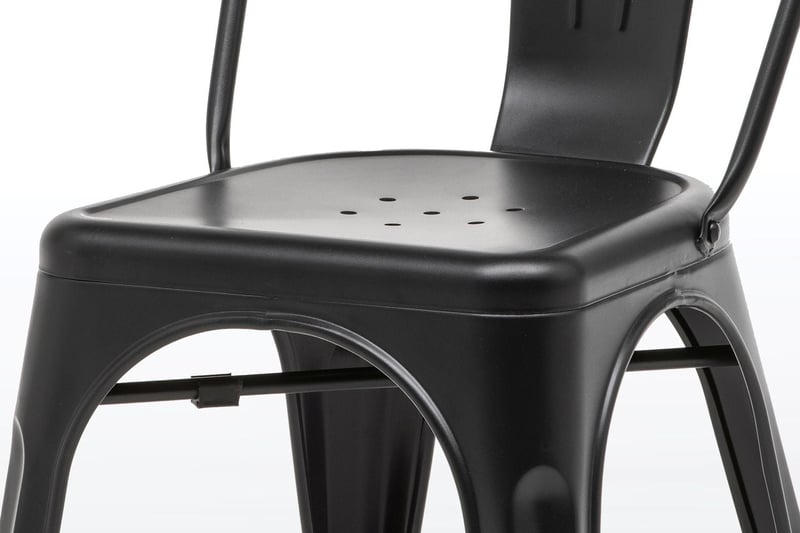 Die Industrie Design Stühle Bronx kännen bis zu 10 Stück übereinander gestapelt werden und sind dadurch sehr flexibel und platzsparend einsetzbar