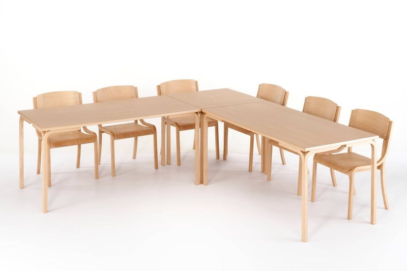 Unsere Dheli Vollholzstühle geben auch mit Holztischen ein tolles Bild ab