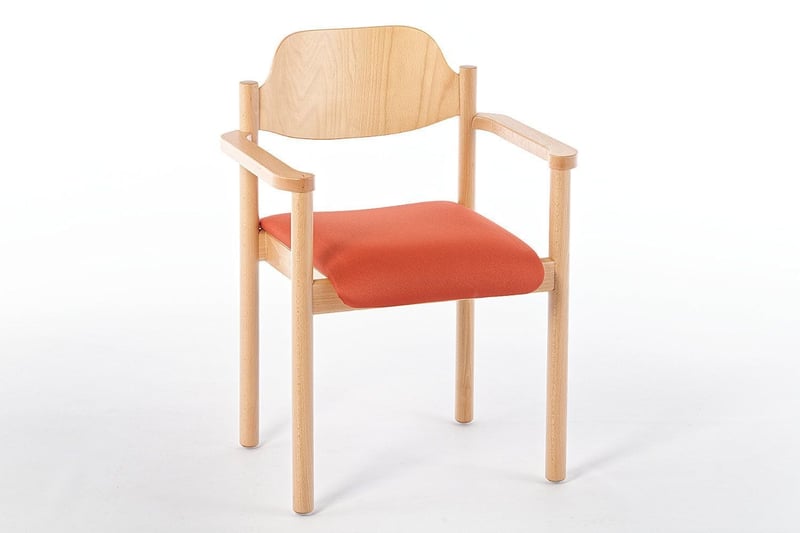 Mit Armlehnen + Sitzpolster