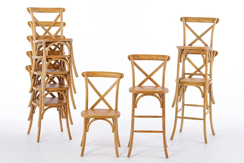 Auch die Barhocker Variante ist stapelbar