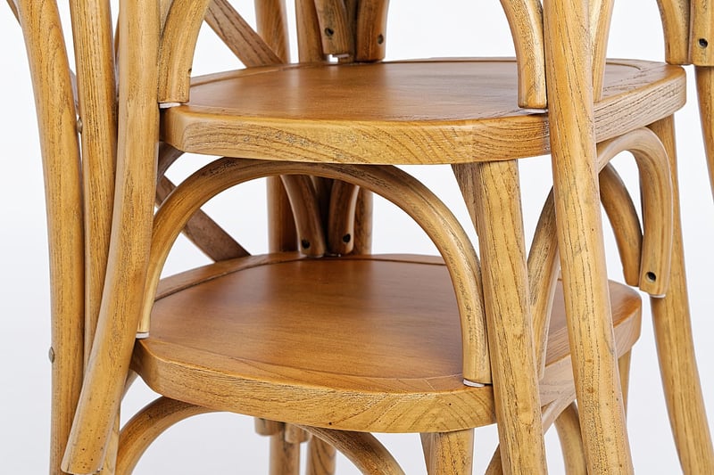 Beim Stapeln werden die Stühle nicht zerkratzt