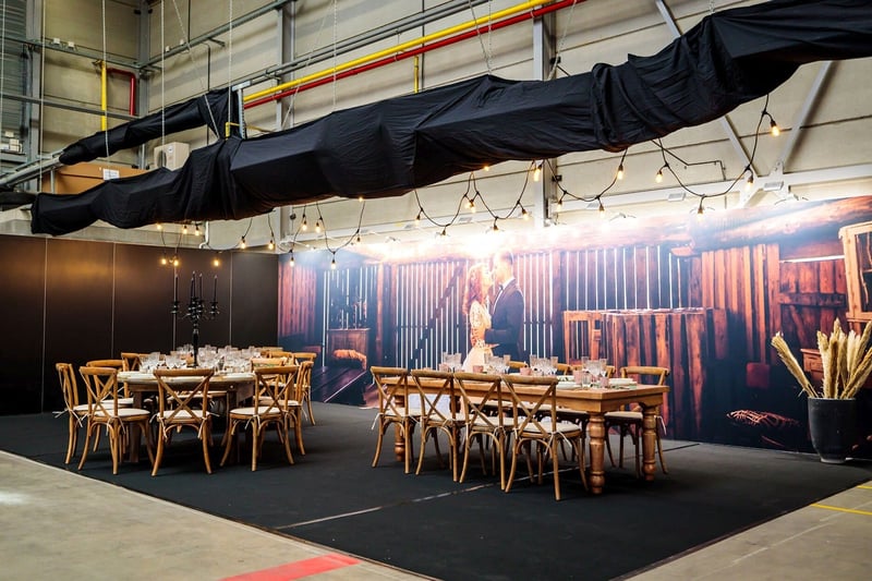 Der Stapelstuhl Halmstadt ist praktisch für Veranstaltungen