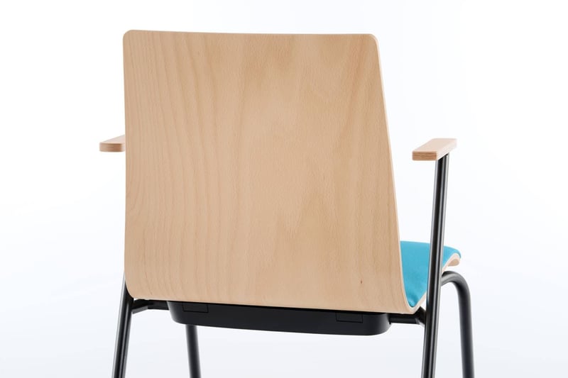 Die Buchenschale ist auch von hinten mit Laminat bezogen