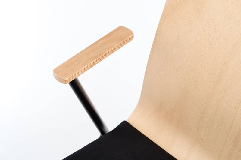 Offene Armlehnen für ein perfektes Stuhldesign
