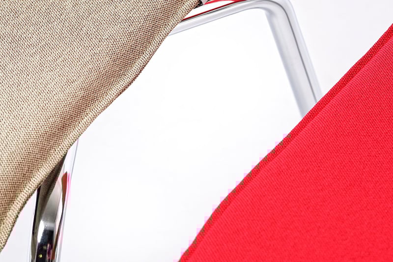 Die Polsterbezüge sind am Rand sauber vernäht