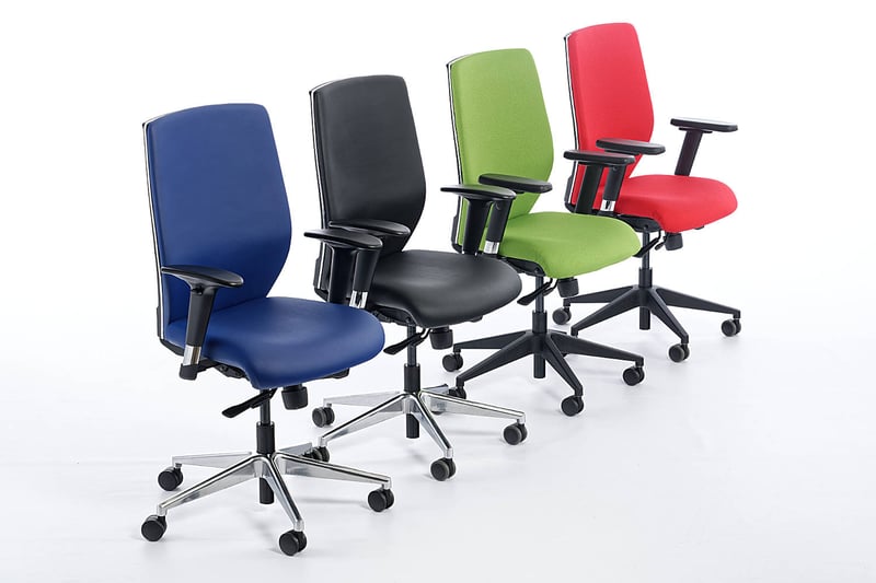 In verschiedenen Farben und Materialien sind die drehstühle Helsinki bestellbar
